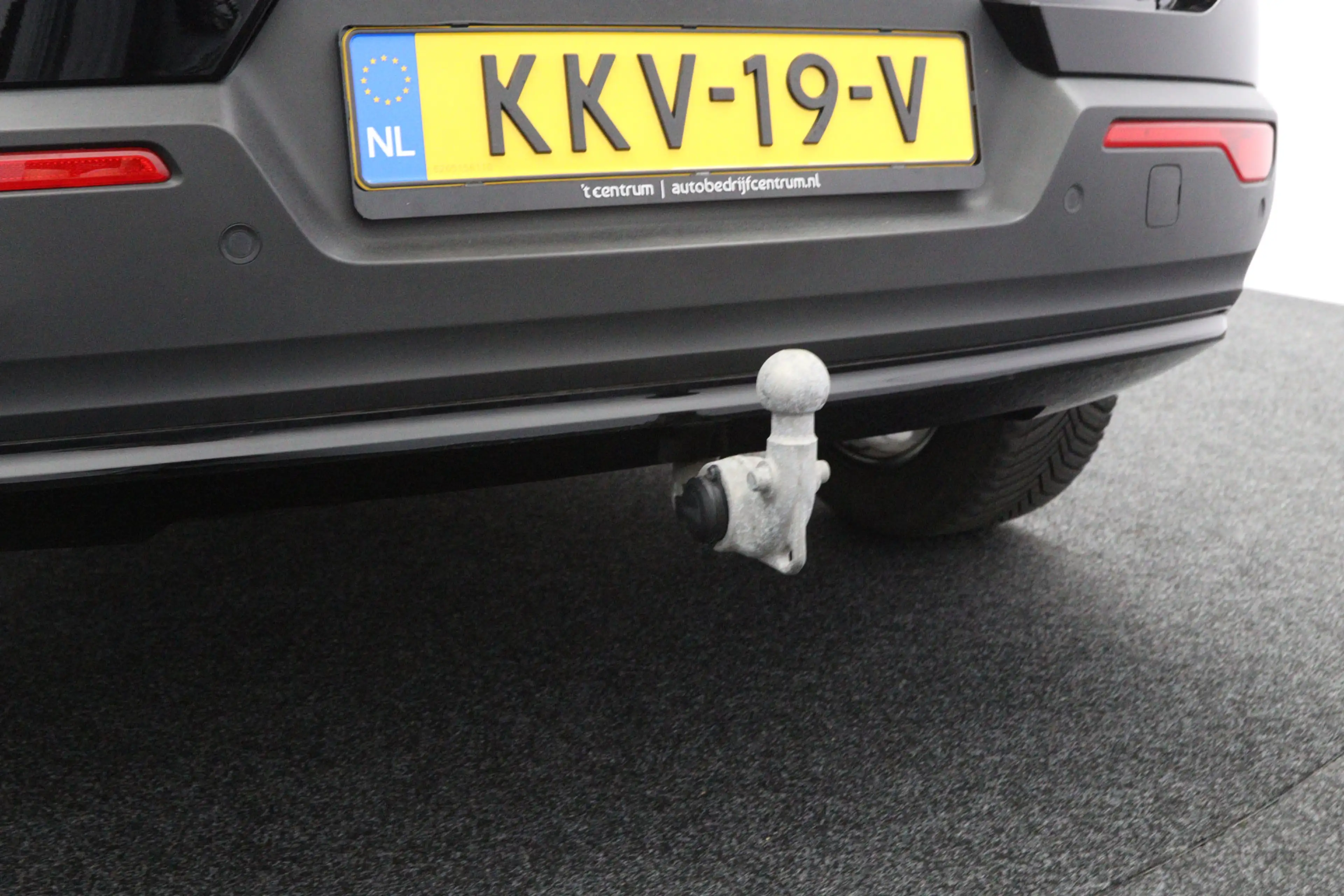 Volvo XC40 2.0 B3 164 PK Plus Dark, 4-Cilinder, Harman/Kardon — photo 24