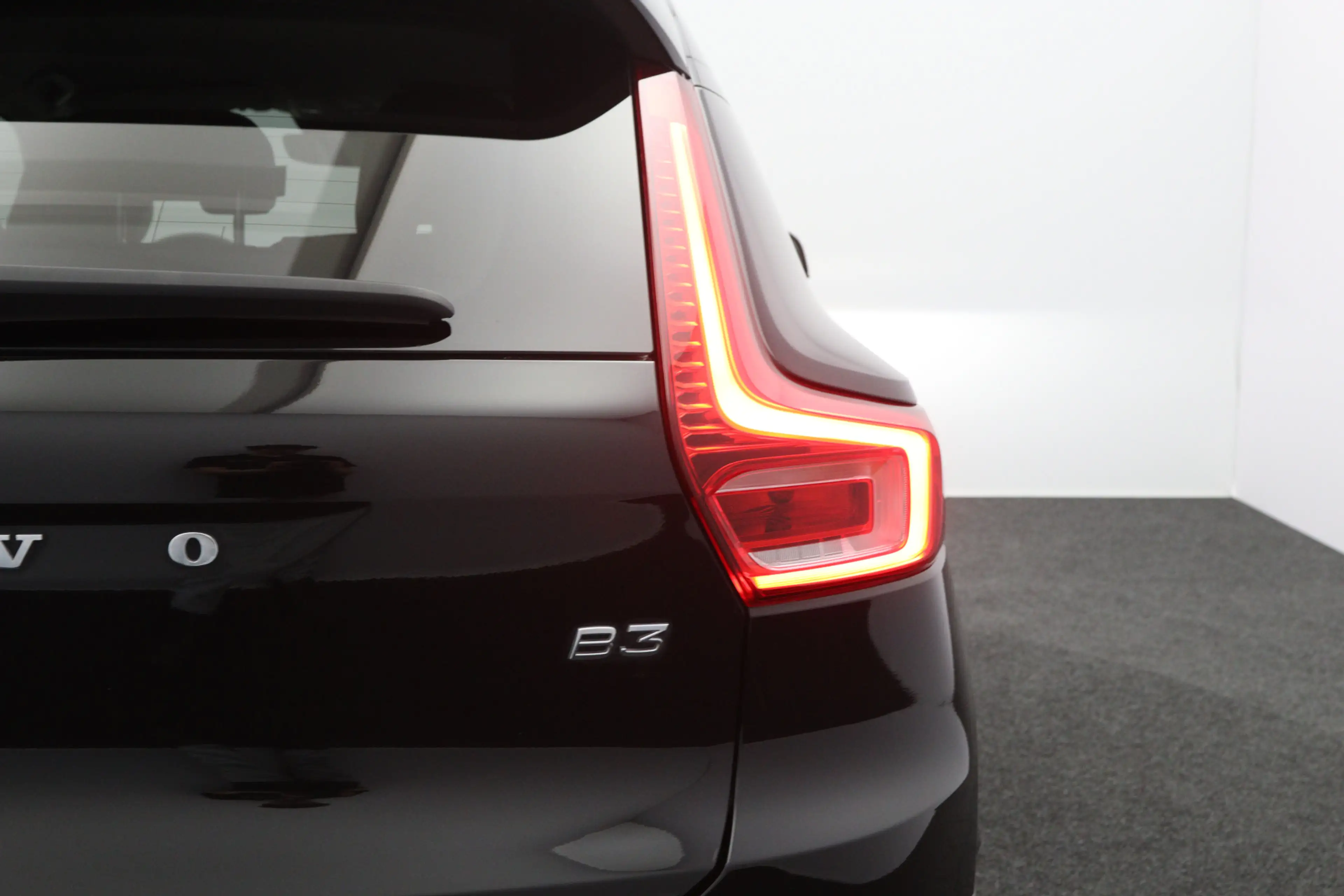 Volvo XC40 2.0 B3 164 PK Plus Dark, 4-Cilinder, Harman/Kardon — photo 21