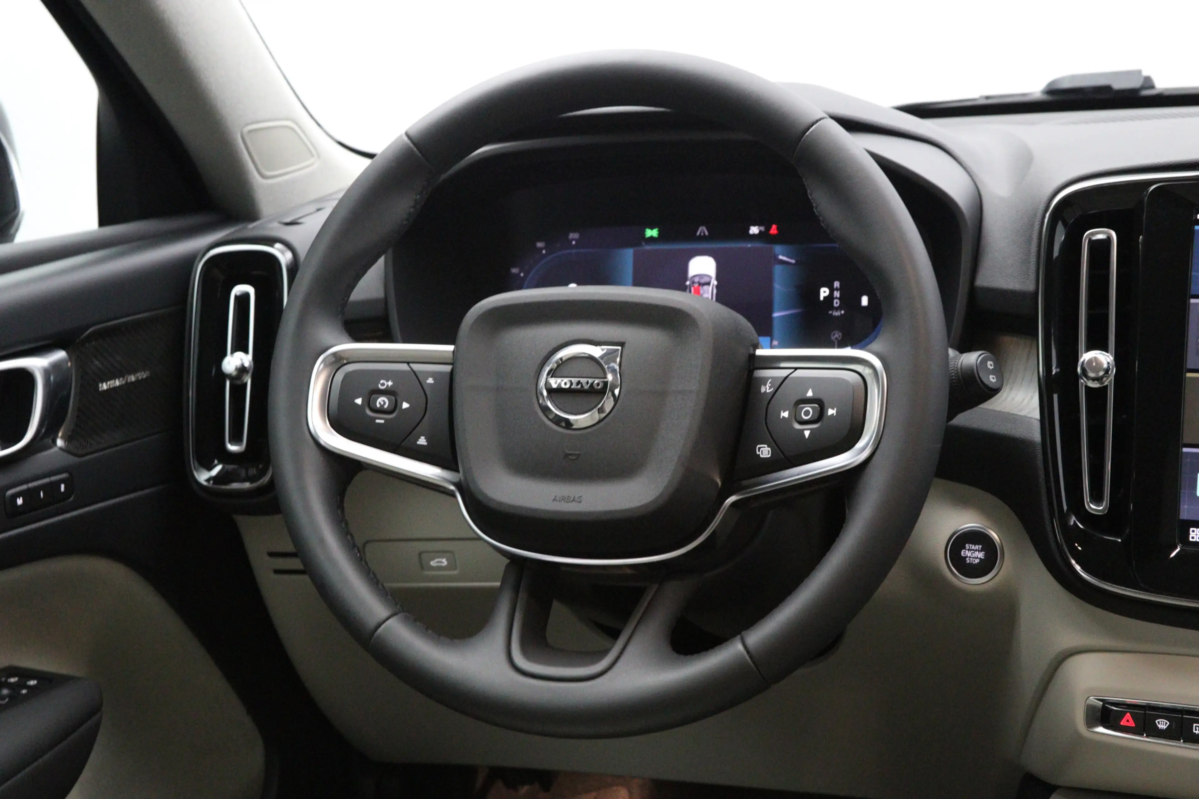 Volvo XC40 2.0 B3 164 PK Plus Dark, 4-Cilinder, Harman/Kardon — photo 15