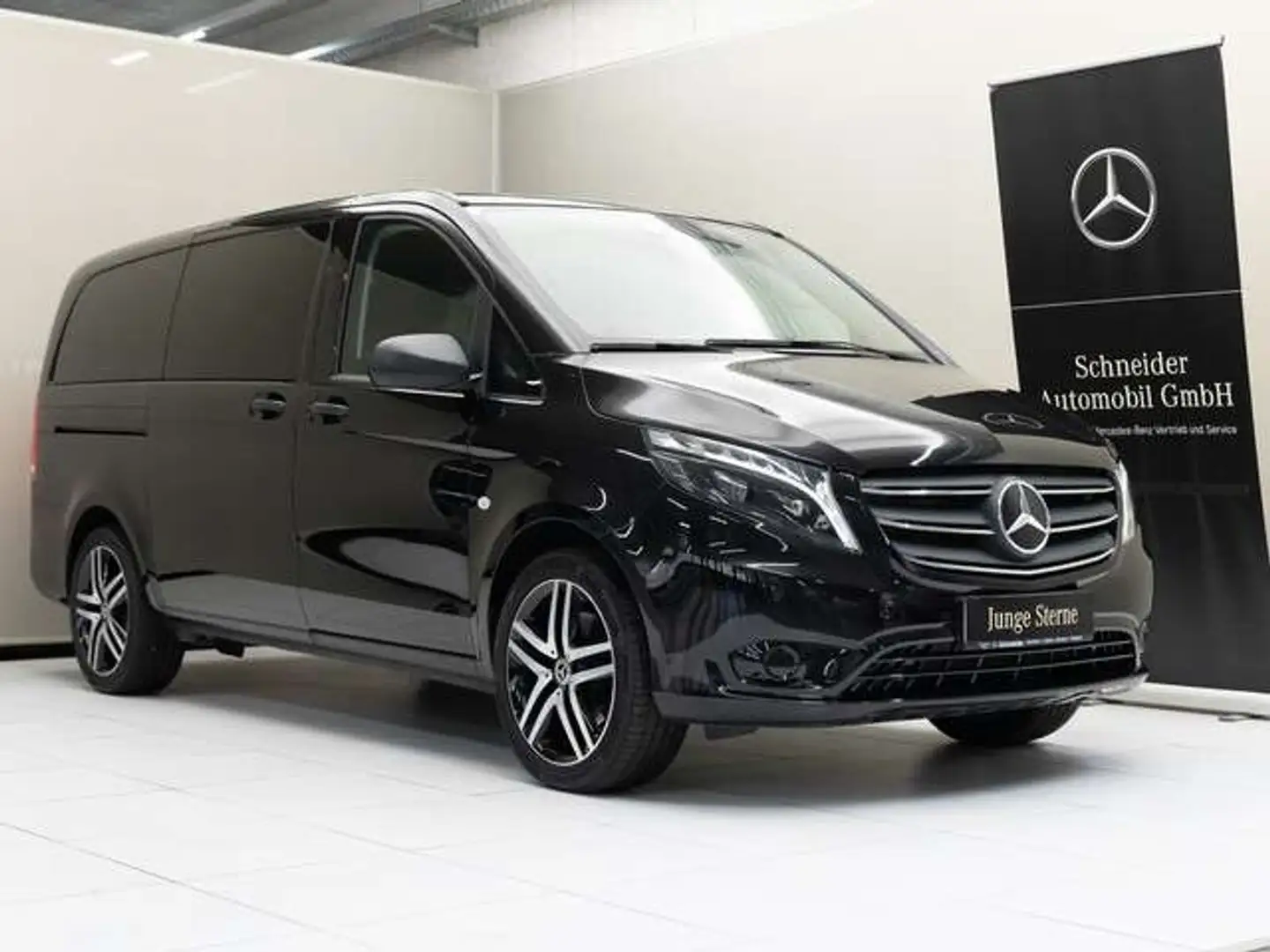 Mercedes-Benz Vito 116 CDI 4x4 Tourer SELECT Lang PDC KAM Schwarz - 2