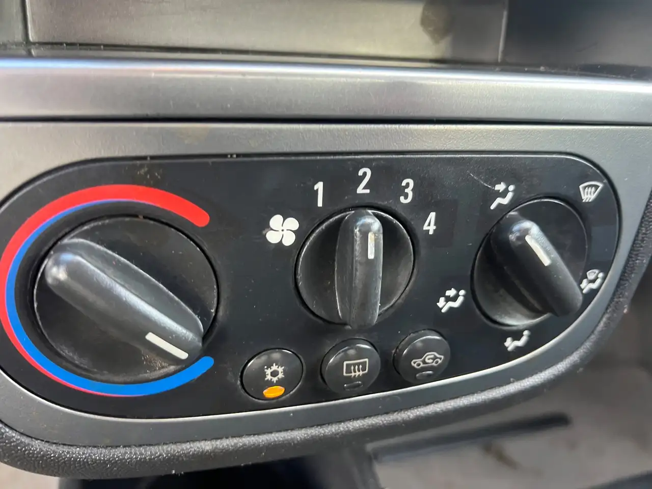 Opel Corsa 1.8-16V GSi - Stoelverwarming - Airco - 125Pk, foto 9