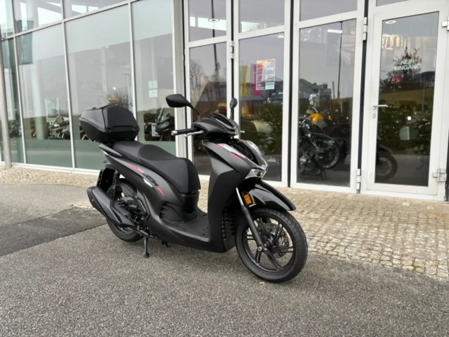 Honda SH 350i inkl. Topcase, wenig KM, Schwarz - 2