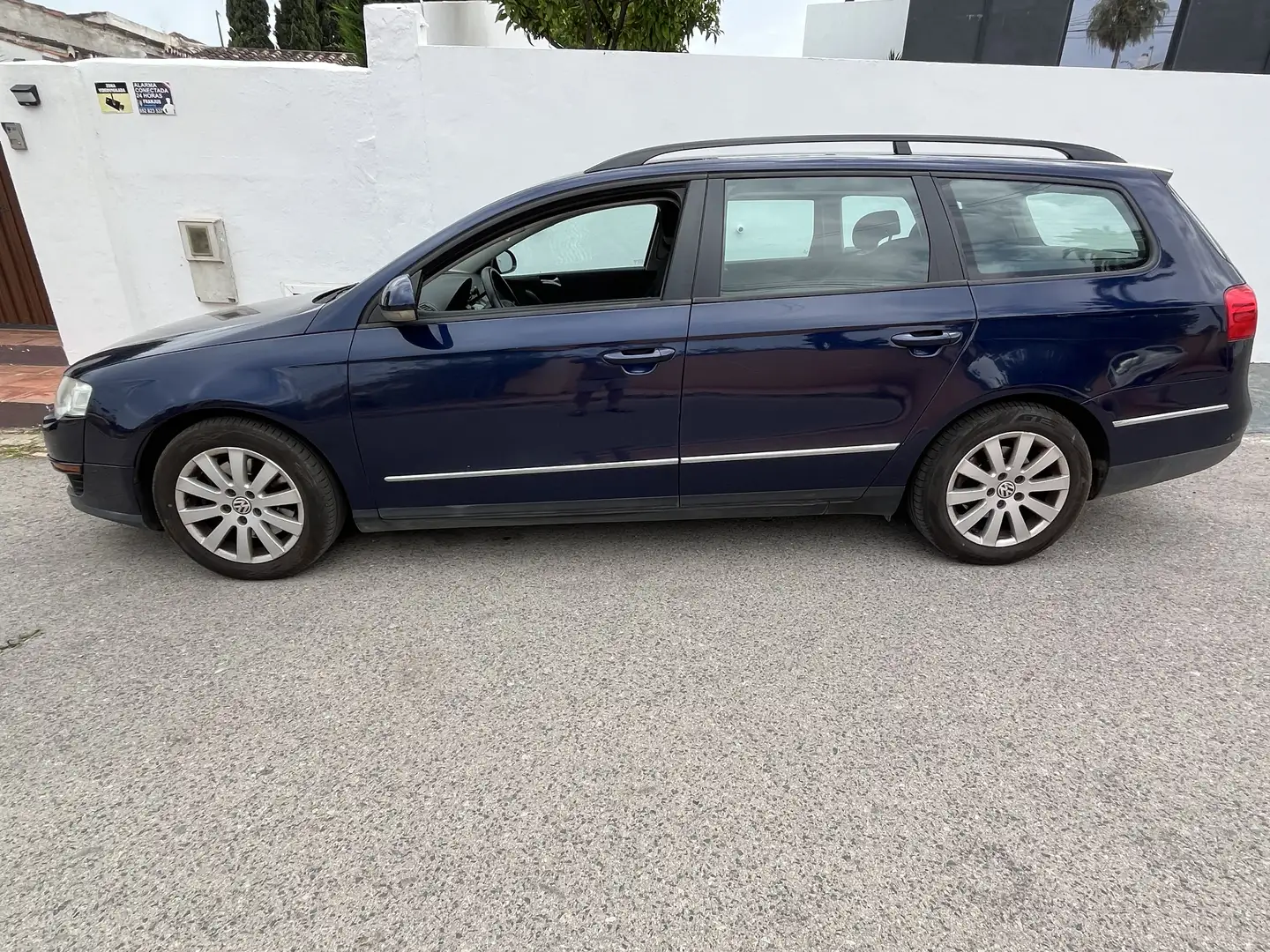 Volkswagen Passat Variant 1.9TDI BlueMotion - 1