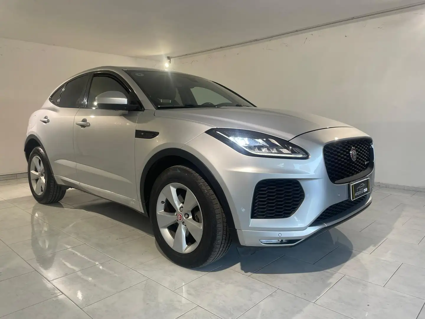 Jaguar E-Pace 2019 2.0D 150 CV R-DYNAMIC HSE AWD PELLE+NAVI+LED Grigio - 1
