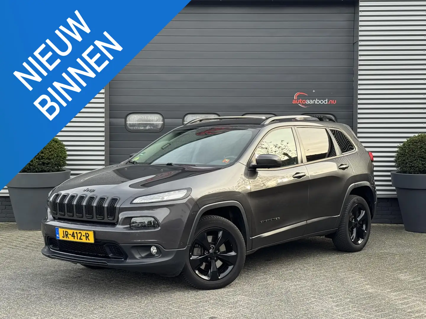 Jeep Cherokee 2.2 Night Eagle | Navigatie | Lederen Bekleding | Grijs - 1