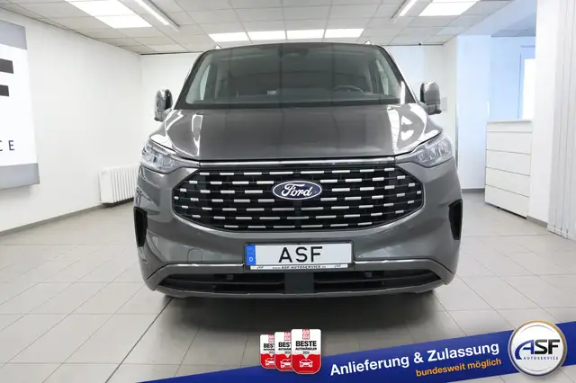 Ford Tourneo Custom view 3