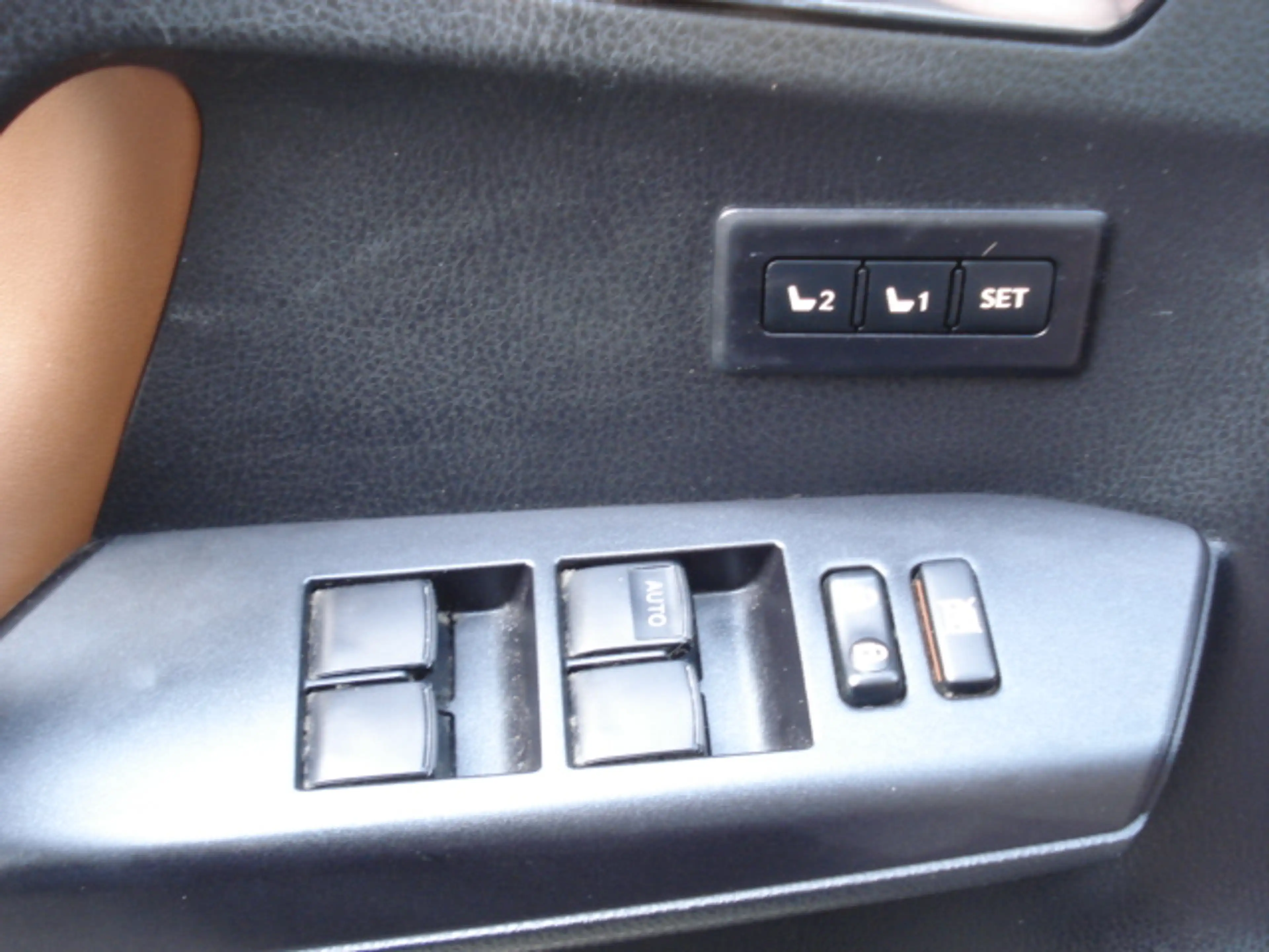 Toyota RAV 4 RAV4 Hybrid 2.5i e-AWD Premium CVT — photo 14