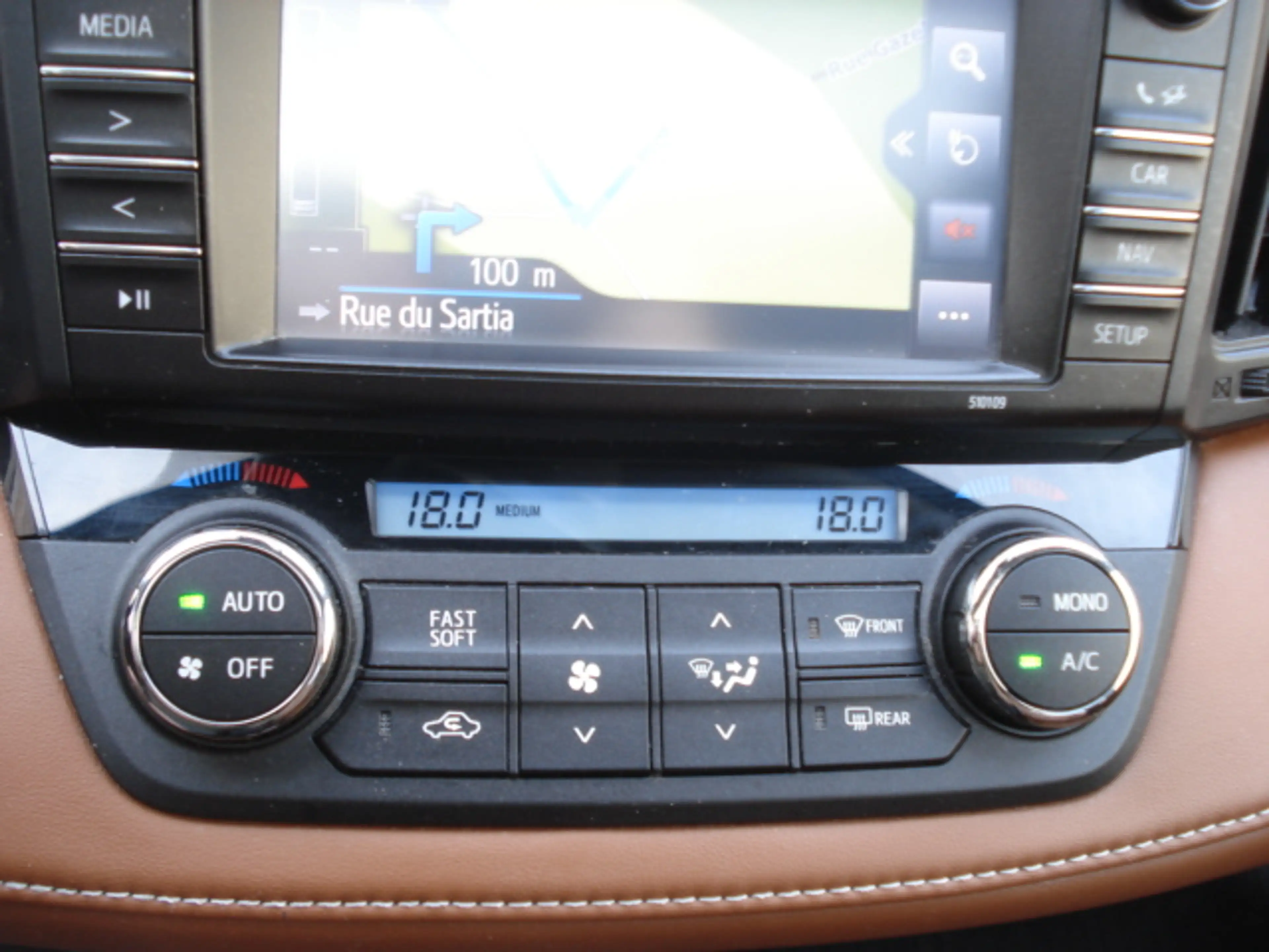 Toyota RAV 4 RAV4 Hybrid 2.5i e-AWD Premium CVT — photo 10