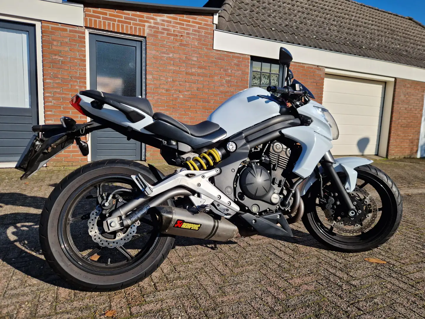 Kawasaki ER - 6 N A2 op kenteken. Met akrapovic uitlaat Blanco - 2