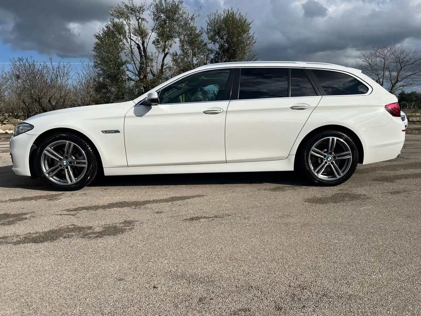 BMW 520 Serie5Touring 520d Touring xdrive Luxury190cv auto Blanc - 2