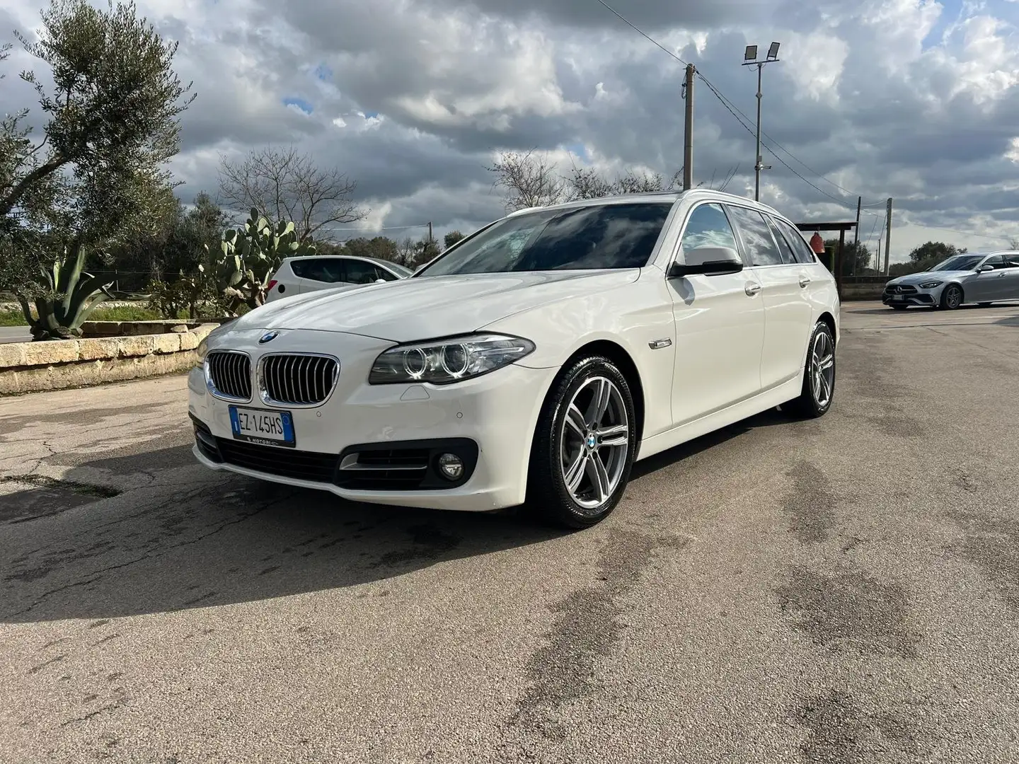 BMW 520 Serie5Touring 520d Touring xdrive Luxury190cv auto Blanc - 1
