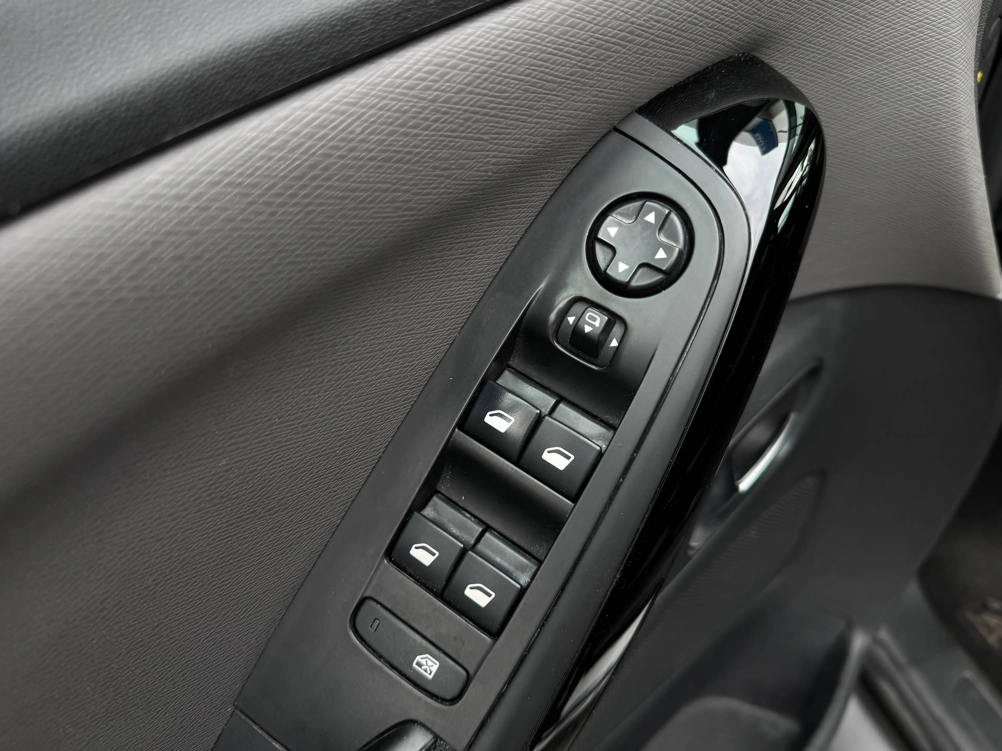 Citroen C4 SpaceTourer 1.5 BlueHDi 7 ZIT /NAVI/CARPLAY/CAMERA/KEYLESS/GARANTIE — photo 5