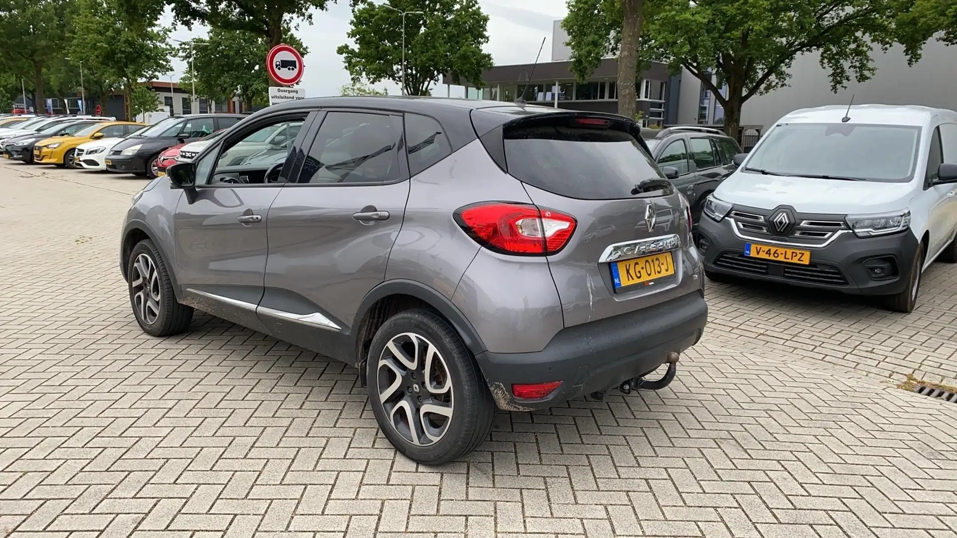 Renault Captur 0.9 TCe Dynamique Gris - 2