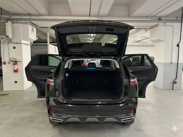 MG MG HS view 9