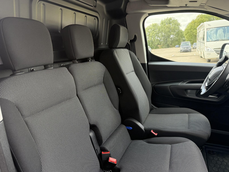 Peugeot Partner 1.5 BlueHDi 96kW L2 EAT8 GT-Line — photo 12