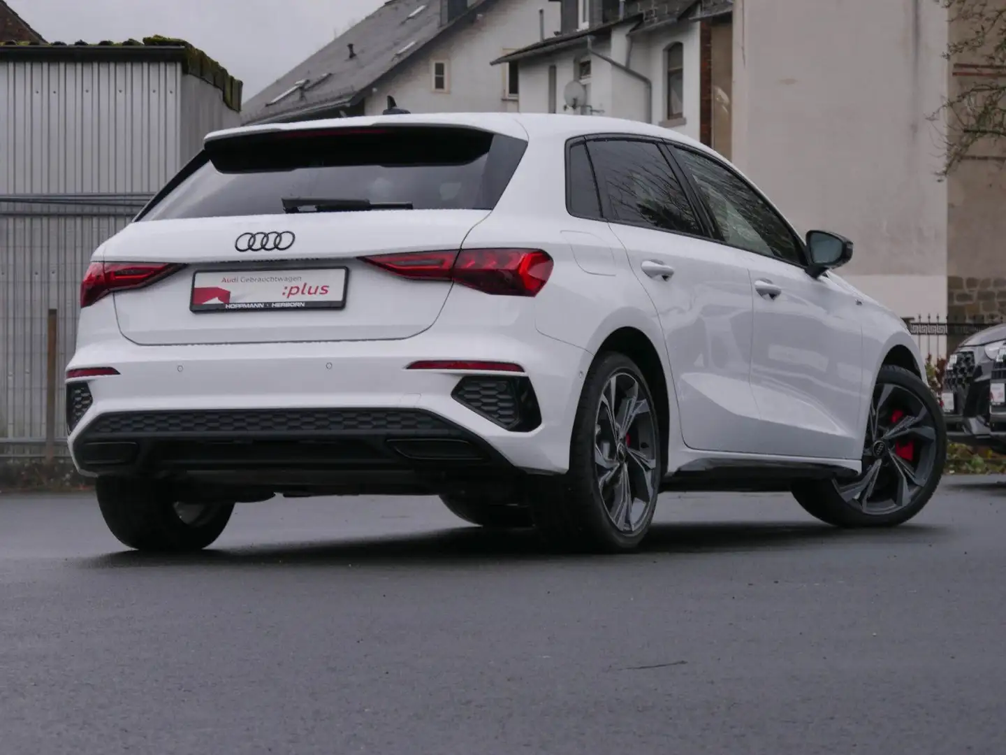 Audi A3 45 TFSI e S line Black B&O LED Navi Weiß - 2