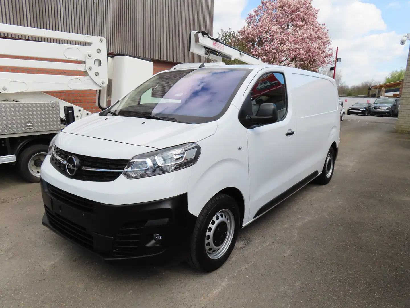 Opel Vivaro 16750€ HTVA Blanc - 1