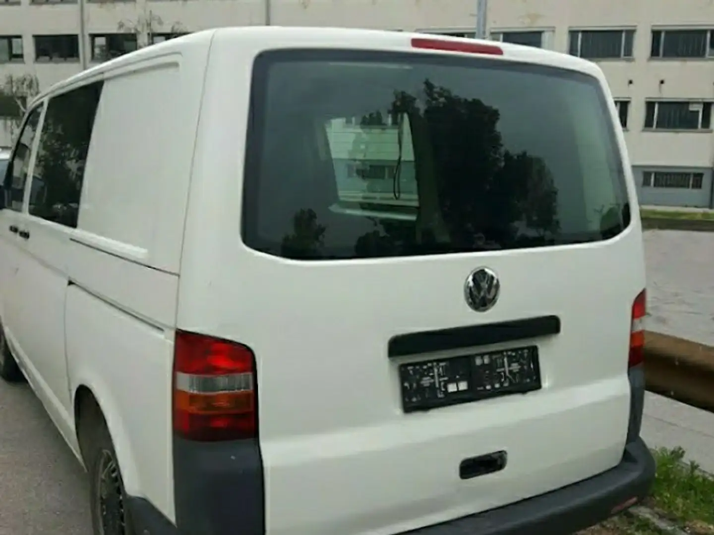 Volkswagen T5 Shuttle 1,9 TDI  KR. Beżowy - 2