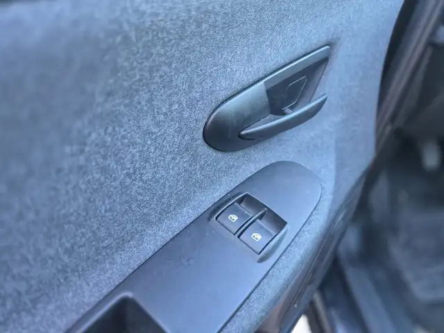 Lancia Ypsilon view 12