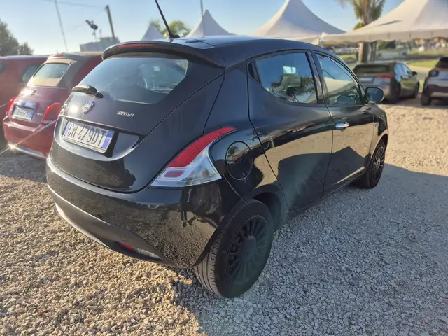 Lancia Ypsilon view 13