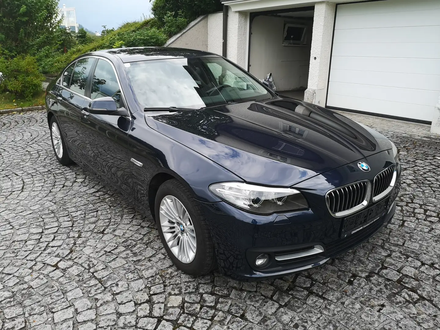 BMW 520 520d xDrive Österreich-Paket Blau - 1