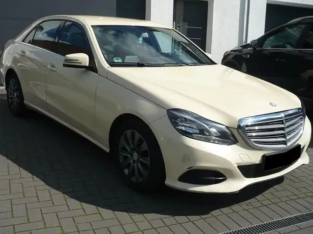 Mercedes-Benz E 200
