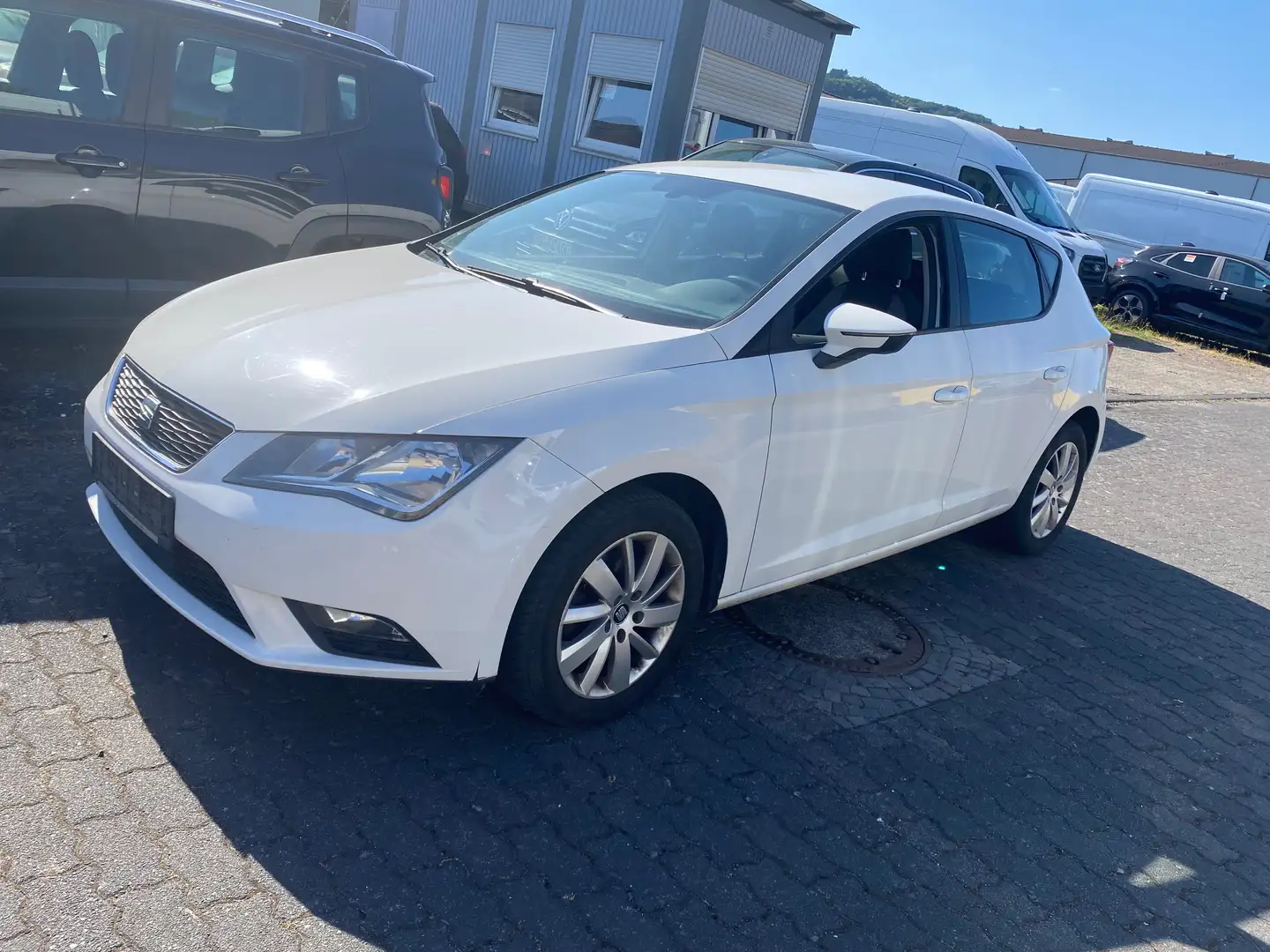 SEAT Leon 1.6 TDI DPF Start Weiß - 1