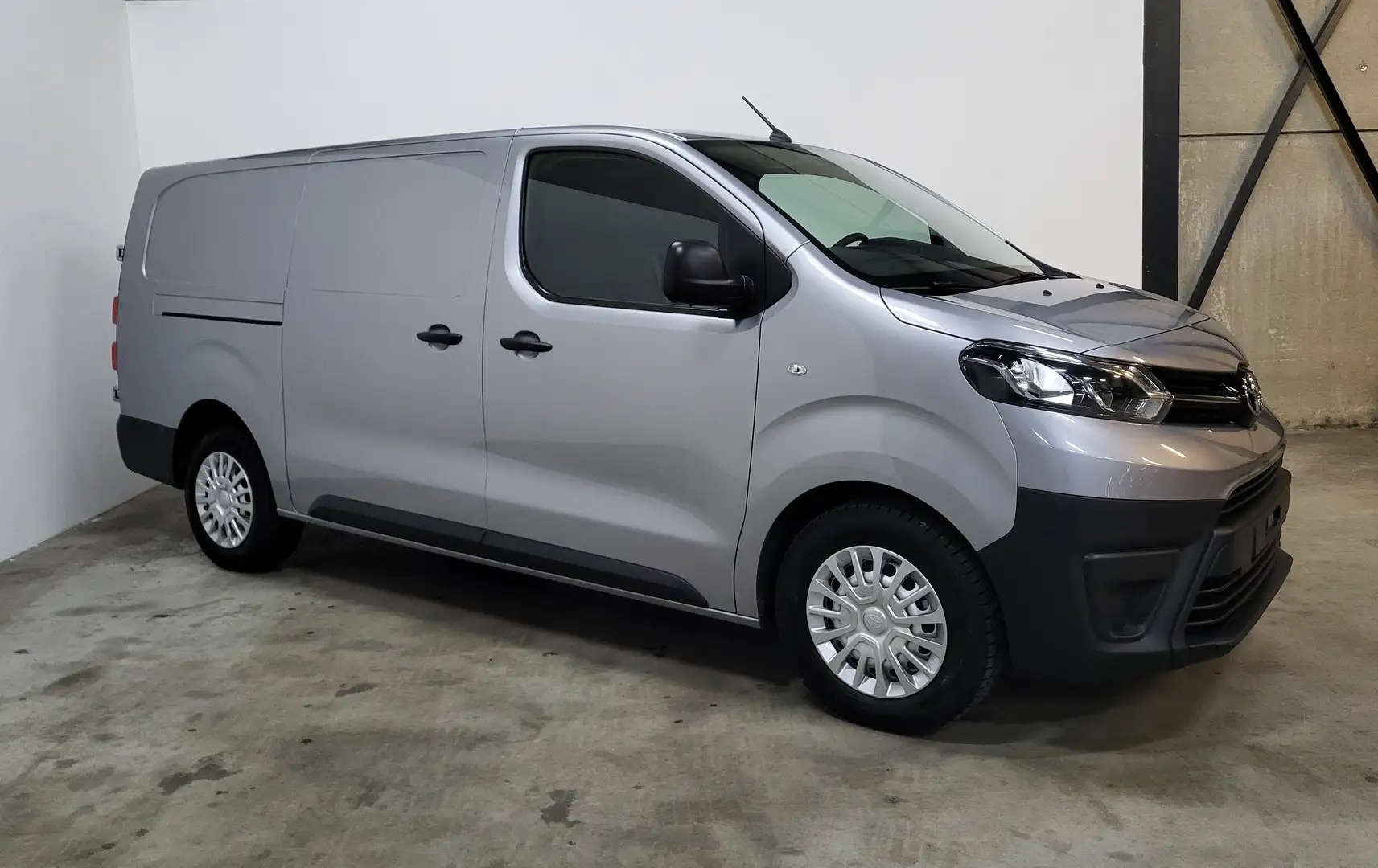 Toyota Proace 2.0 D-4D * AUT. * L3-H1 * 3 PLACES * RADAR ARR. * Gris - 2