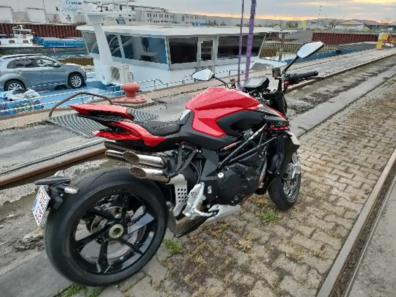 MV Agusta Brutale 990