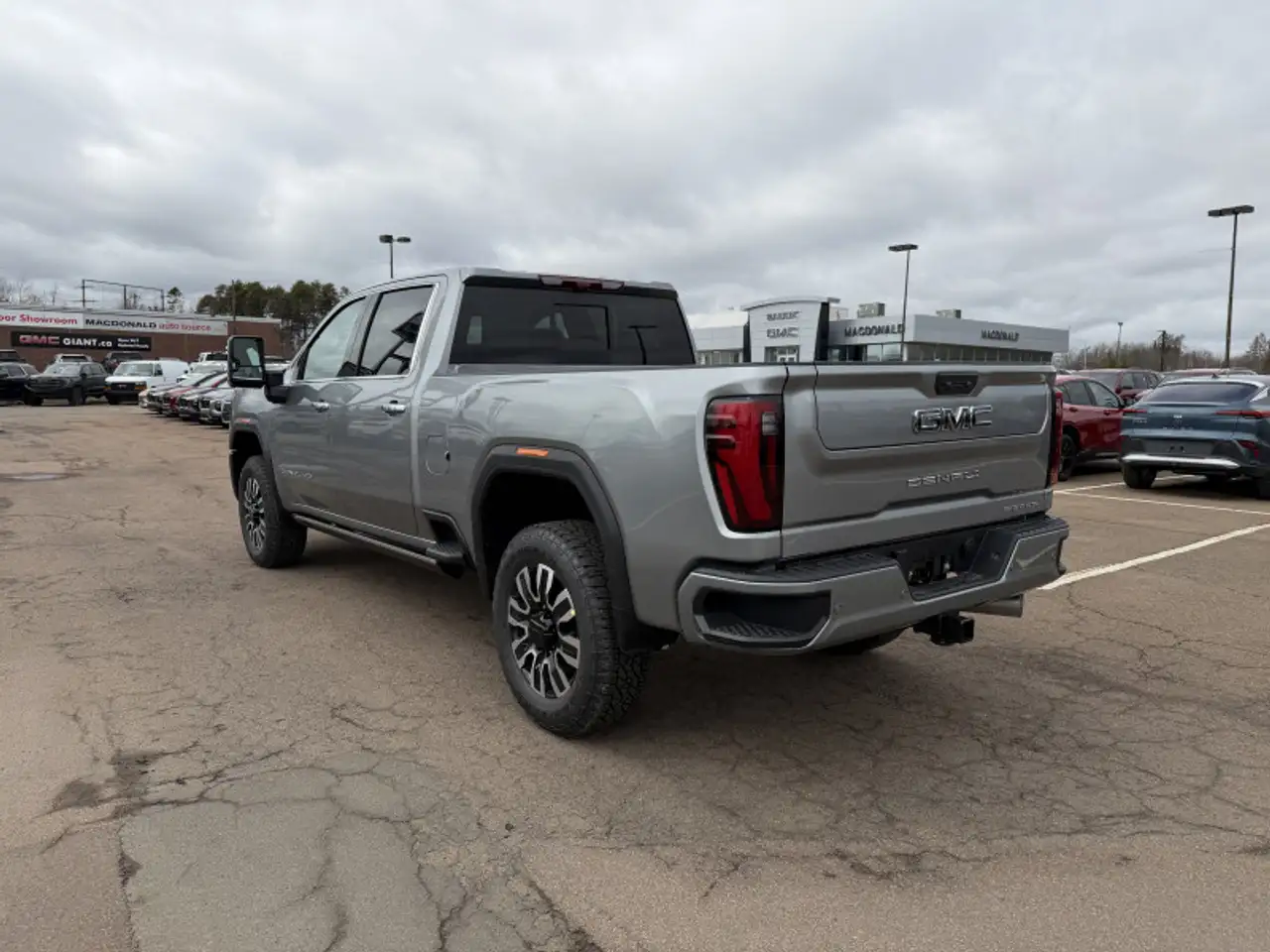 GMC Sierra 2500HD снимка GMC Sierra 2500HD