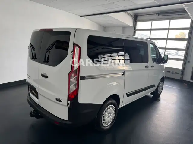 Ford Tourneo Custom view 12