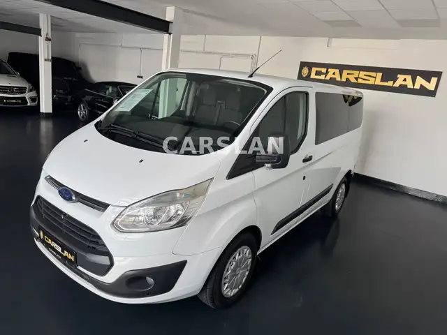 Ford Tourneo Custom view 4