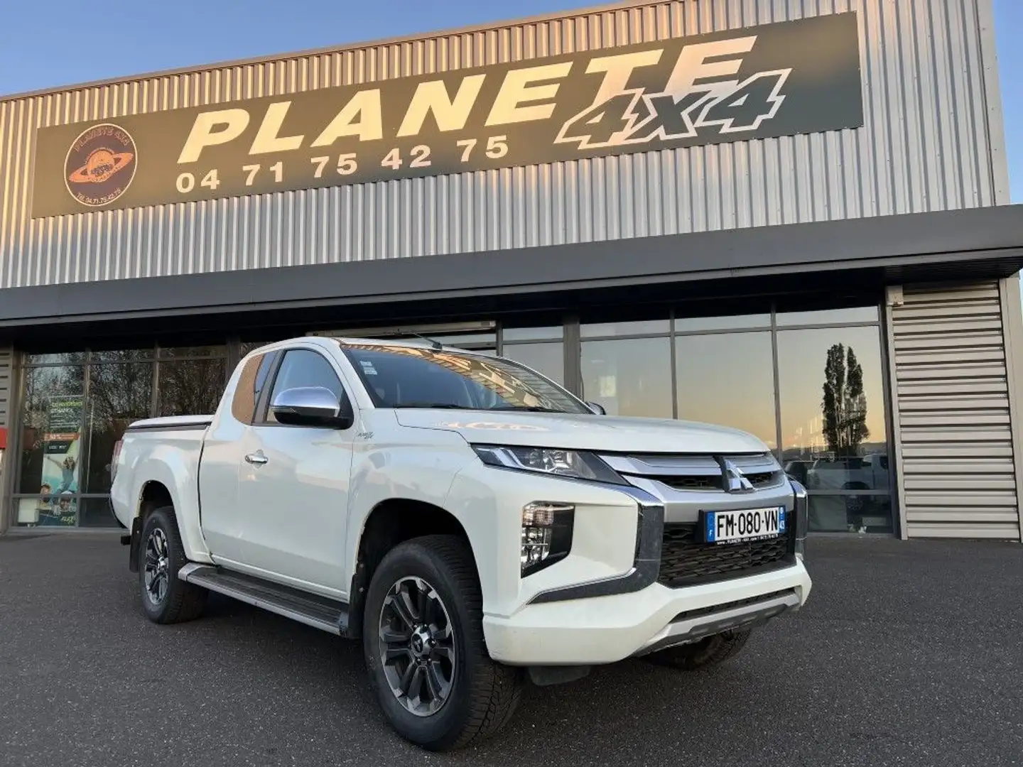 Mitsubishi L200 Club Cab 2.2 L DID 150 CV Intense Blanc - 2