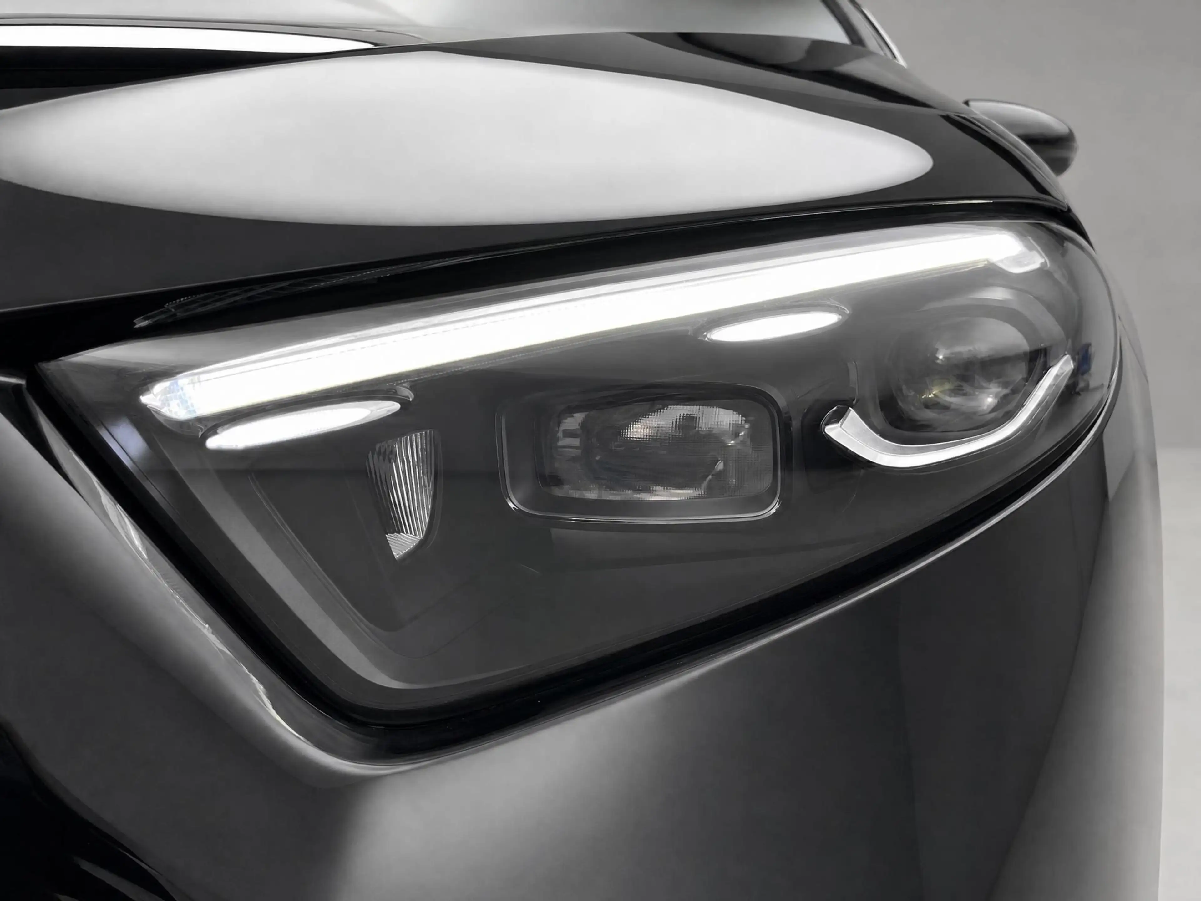 Mercedes-Benz A 250 e Business Solution AMG | AMG Plus Pakket | Night — photo 6