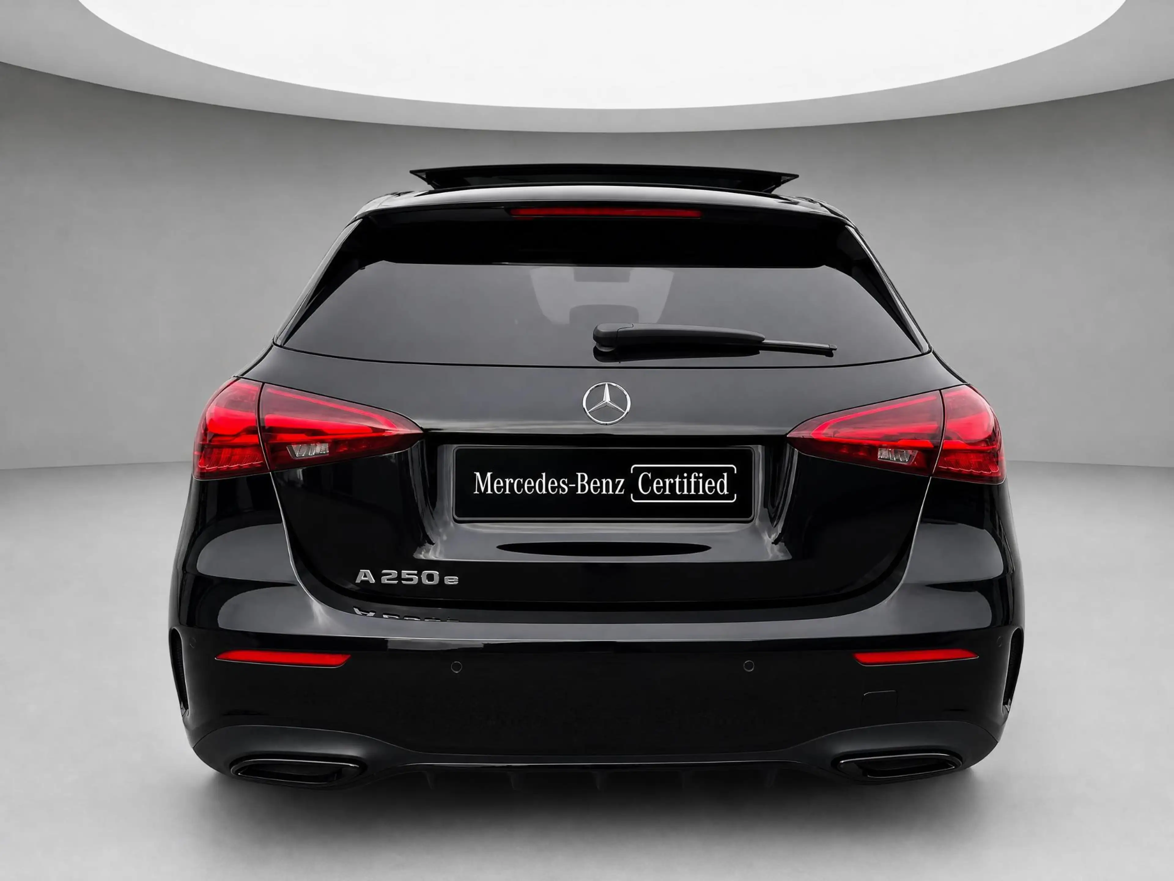 Mercedes-Benz A 250 e Business Solution AMG | AMG Plus Pakket | Night — photo 2