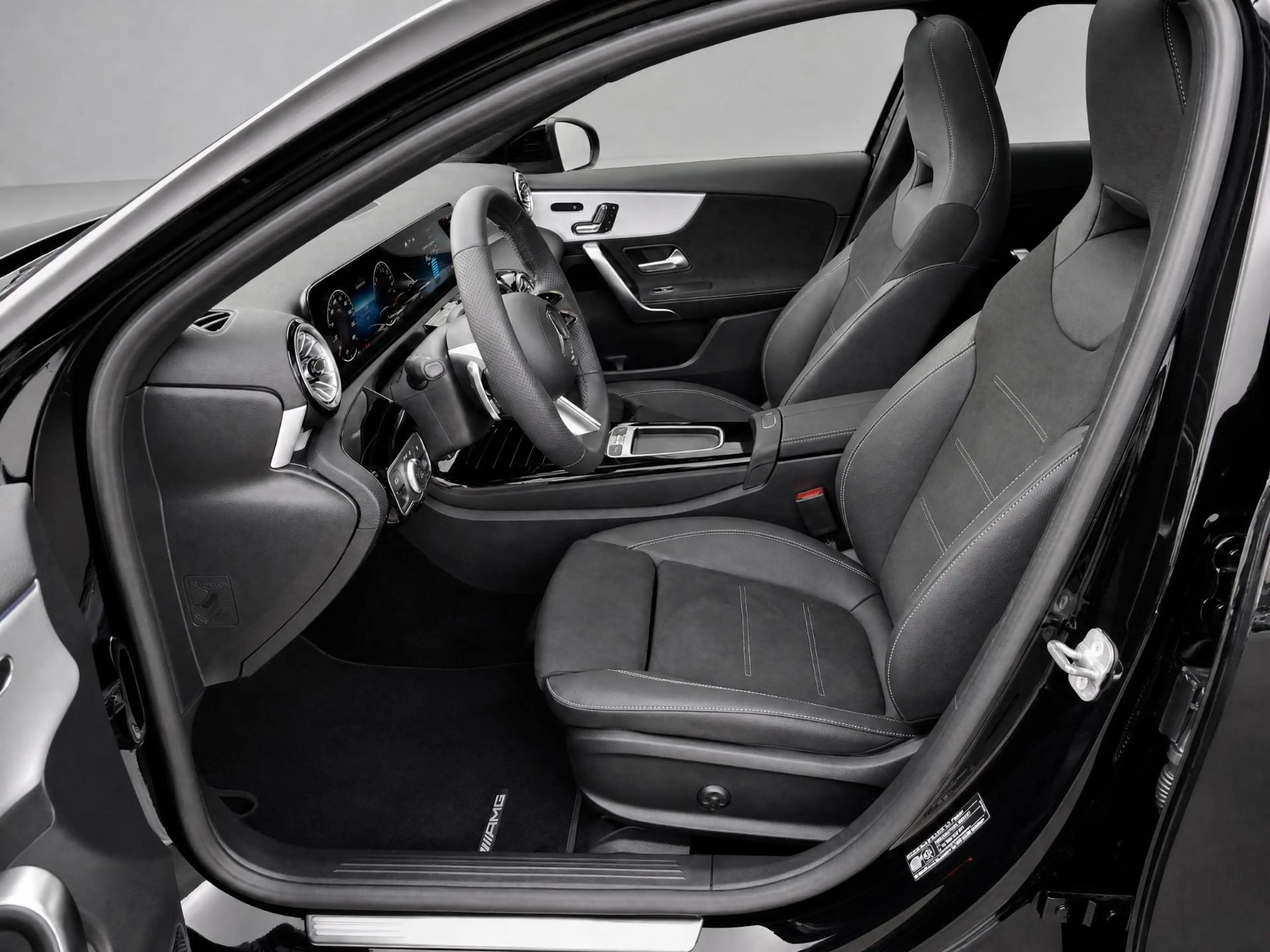 Mercedes-Benz A 250 e Business Solution AMG | AMG Plus Pakket | Night — photo 14