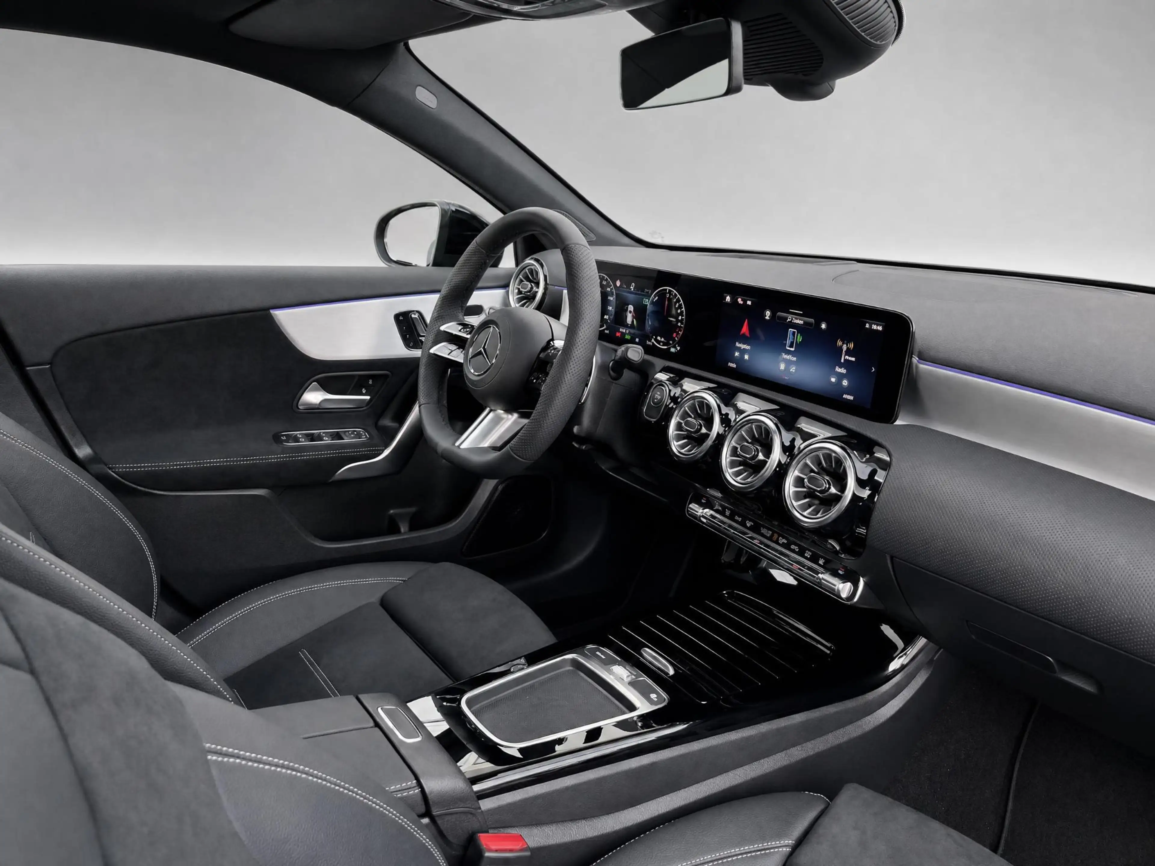 Mercedes-Benz A 250 e Business Solution AMG | AMG Plus Pakket | Night — photo 12