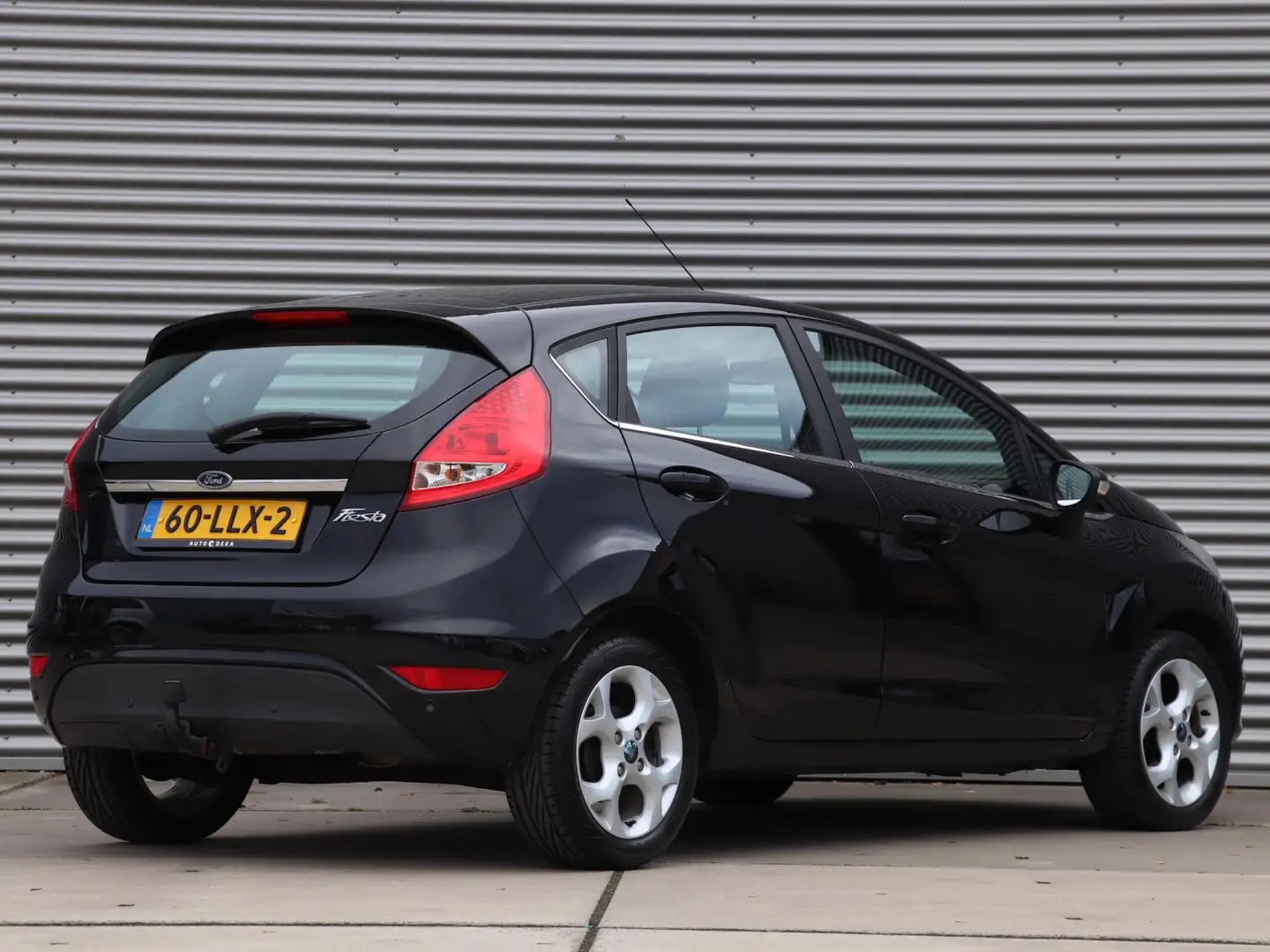 Ford Fiesta 1.25 Titanium X *Dealeronderh.*Cruisecontr.*Blueto Zwart - 2