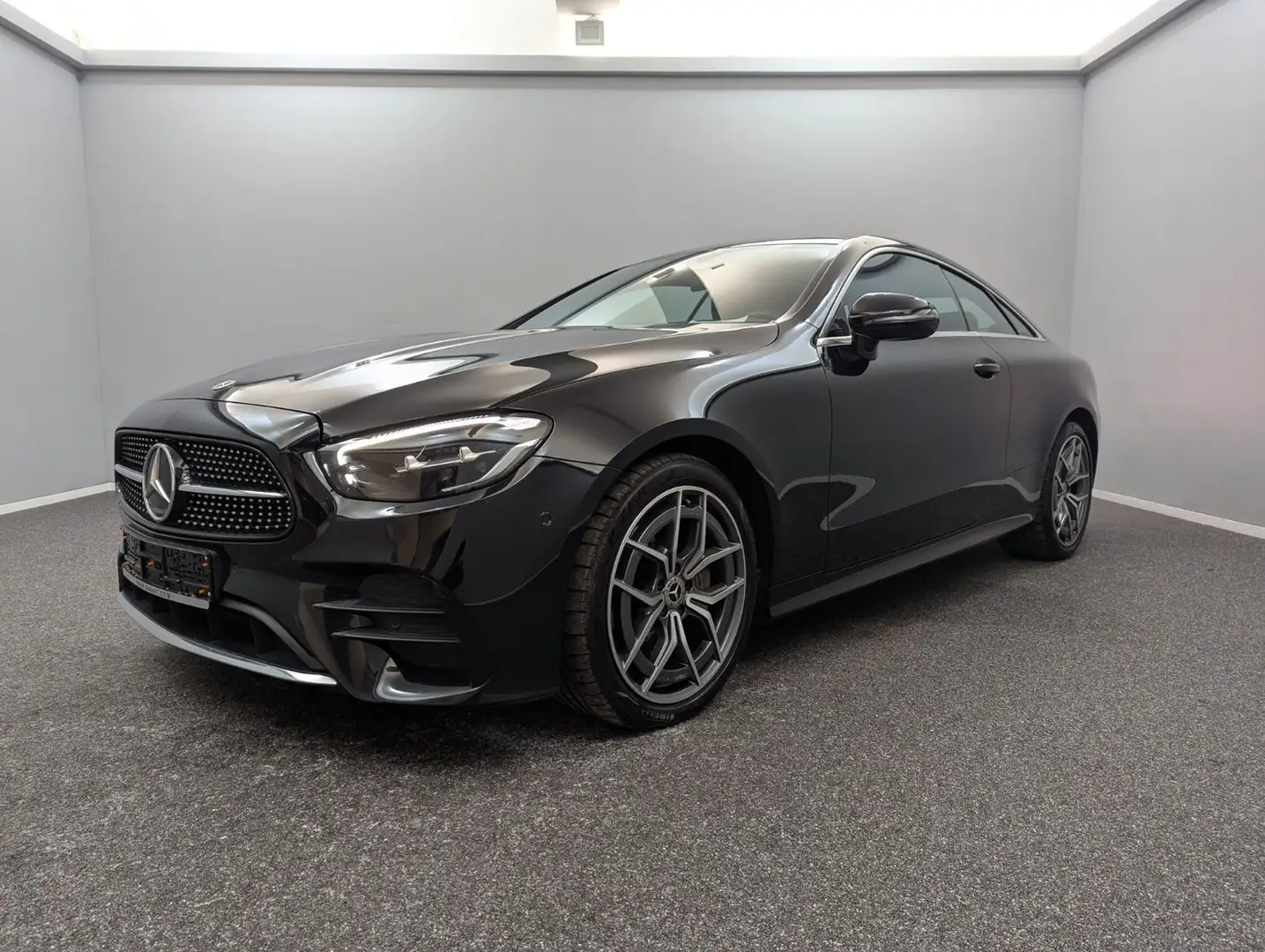 Mercedes-Benz E 200 COUPE 4M*2x AMG LINE*PANO*19"*MEGA Schwarz - 1