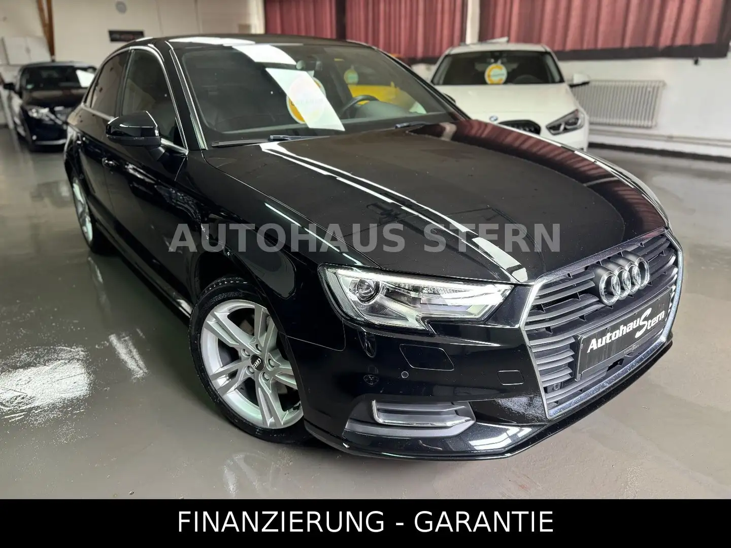 Audi A3 Limousine 35 TDI design 8xReifen S-Tronic Schwarz - 1