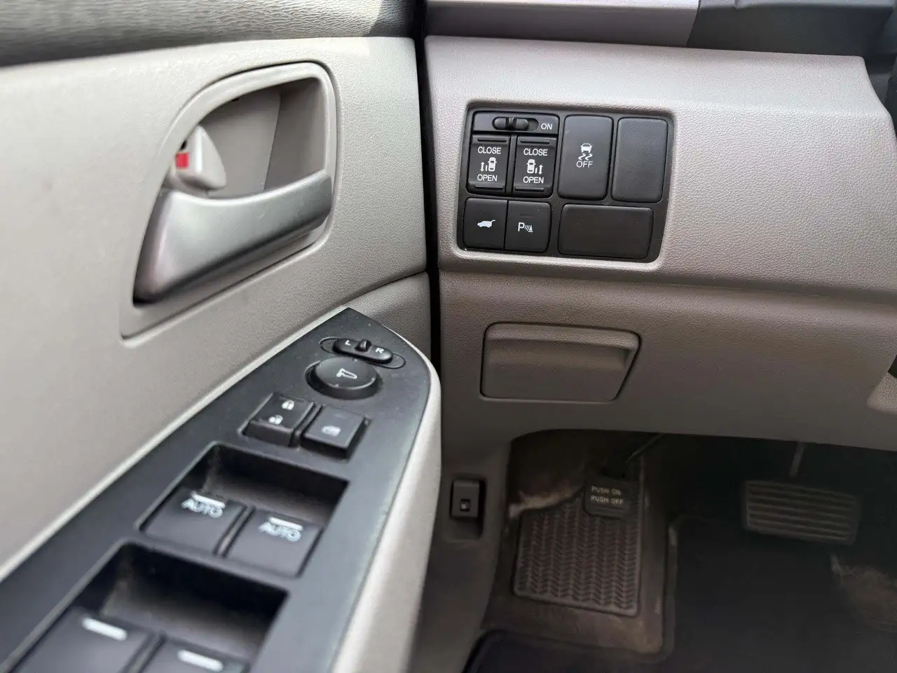 Honda Odyssey снимка Honda Odyssey