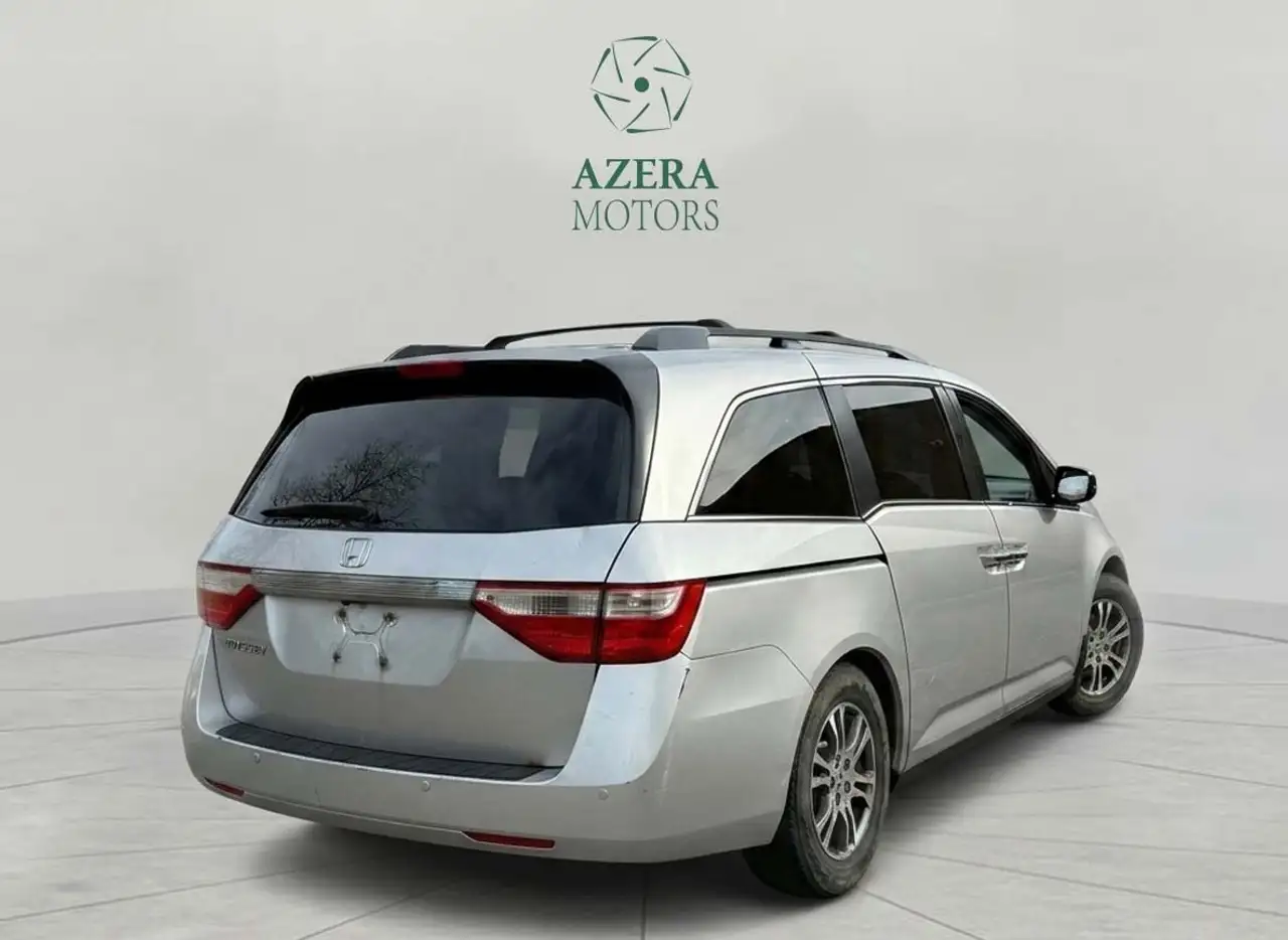 Honda Odyssey снимка Honda Odyssey