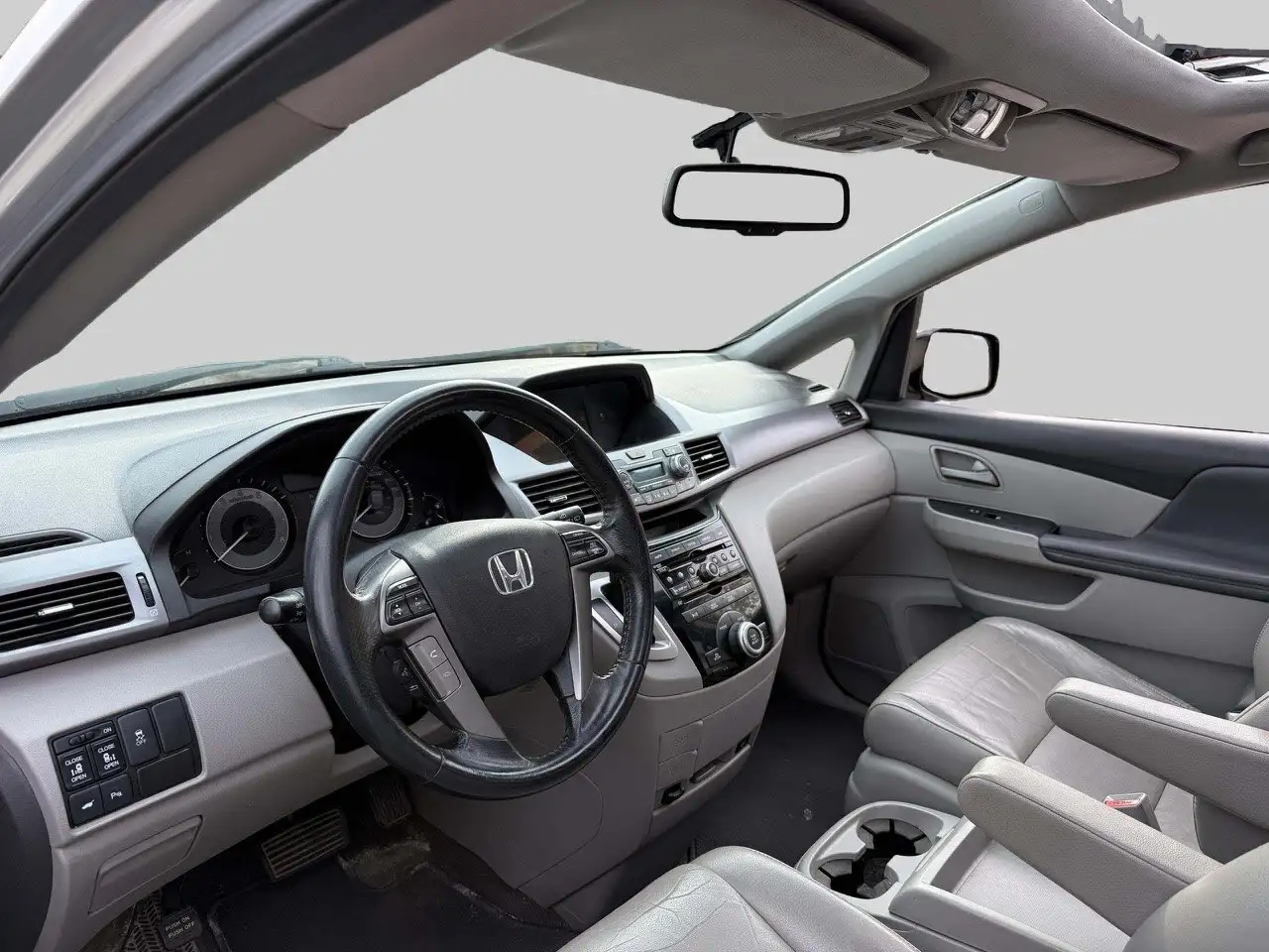 Honda Odyssey снимка Honda Odyssey