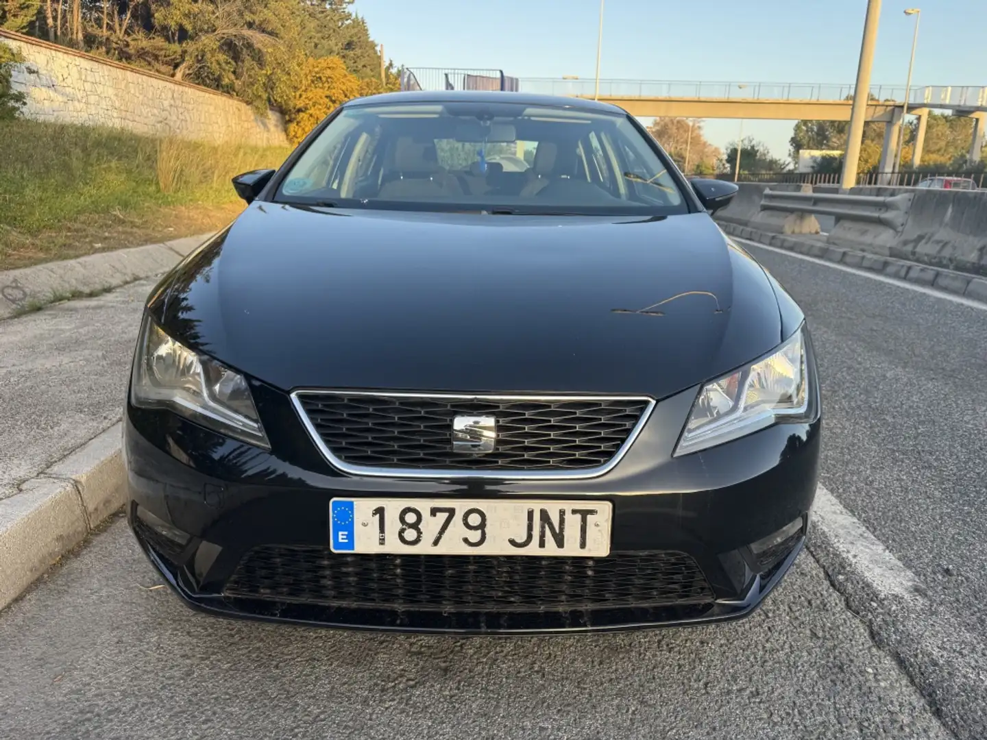 SEAT Leon Pequeño Manual de 5 Puertas Negro - 2