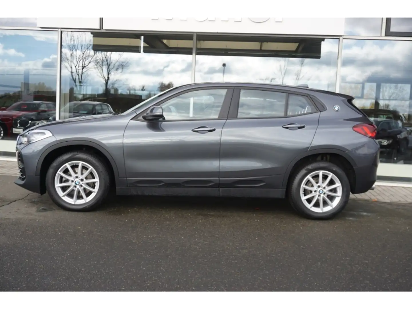 BMW X2 sDrive 18 d Advantage Park-Assistent HUD Navi LED Grau - 2