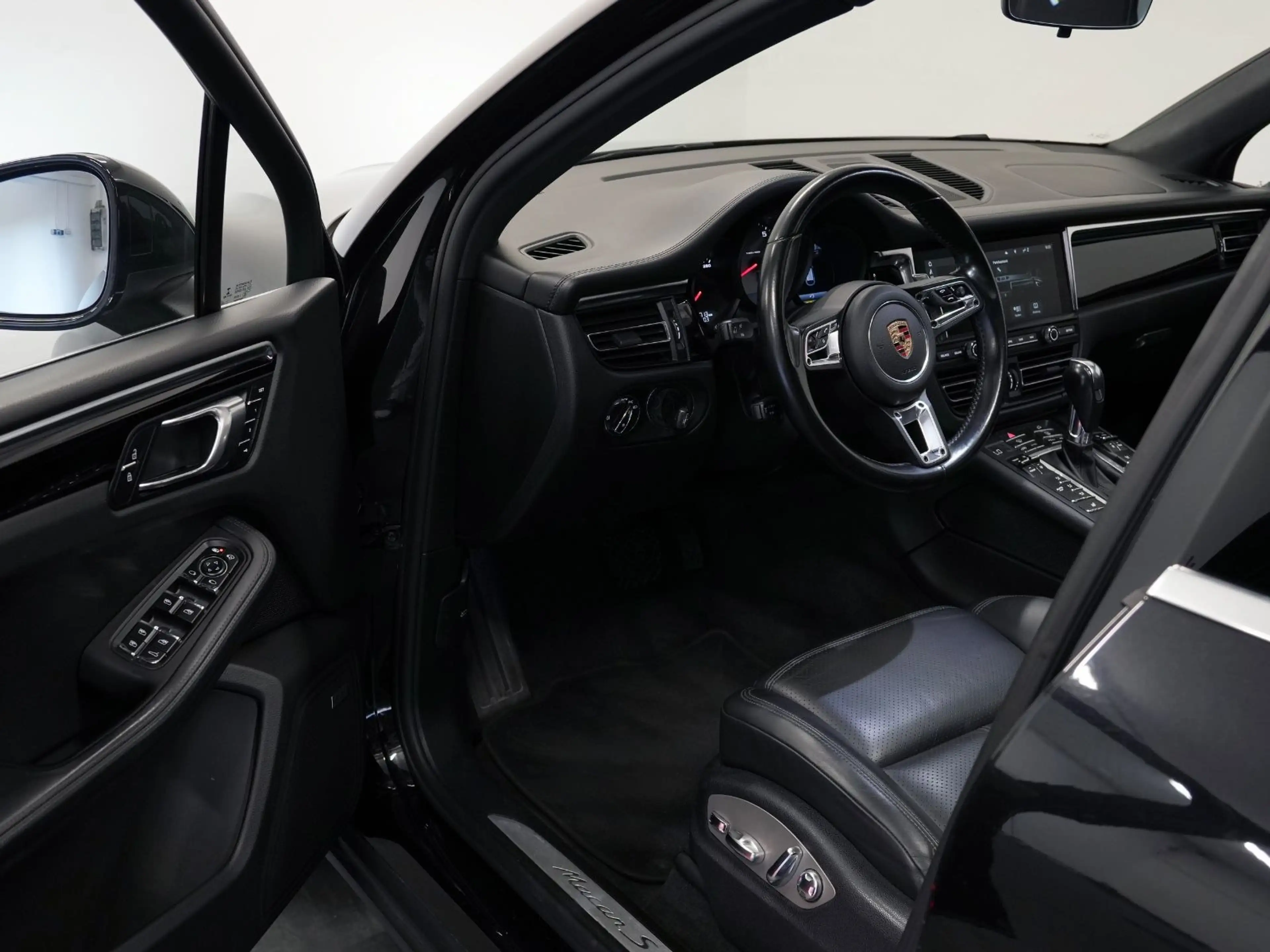Porsche Macan S EXCLUSIVE APPROVED/PDLS+/PANO/BOSE/14-W — photo 15