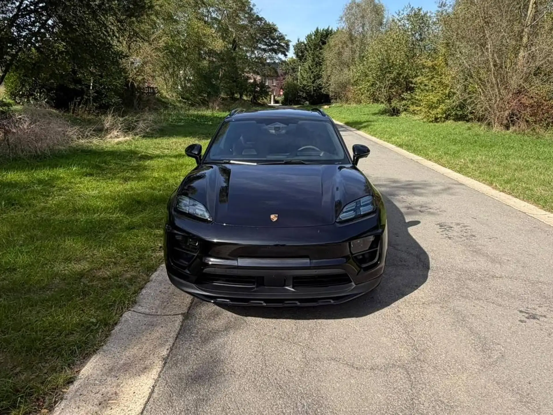 포르쉐 Porsche Macan 4 Electric 2025 검정 사진 2