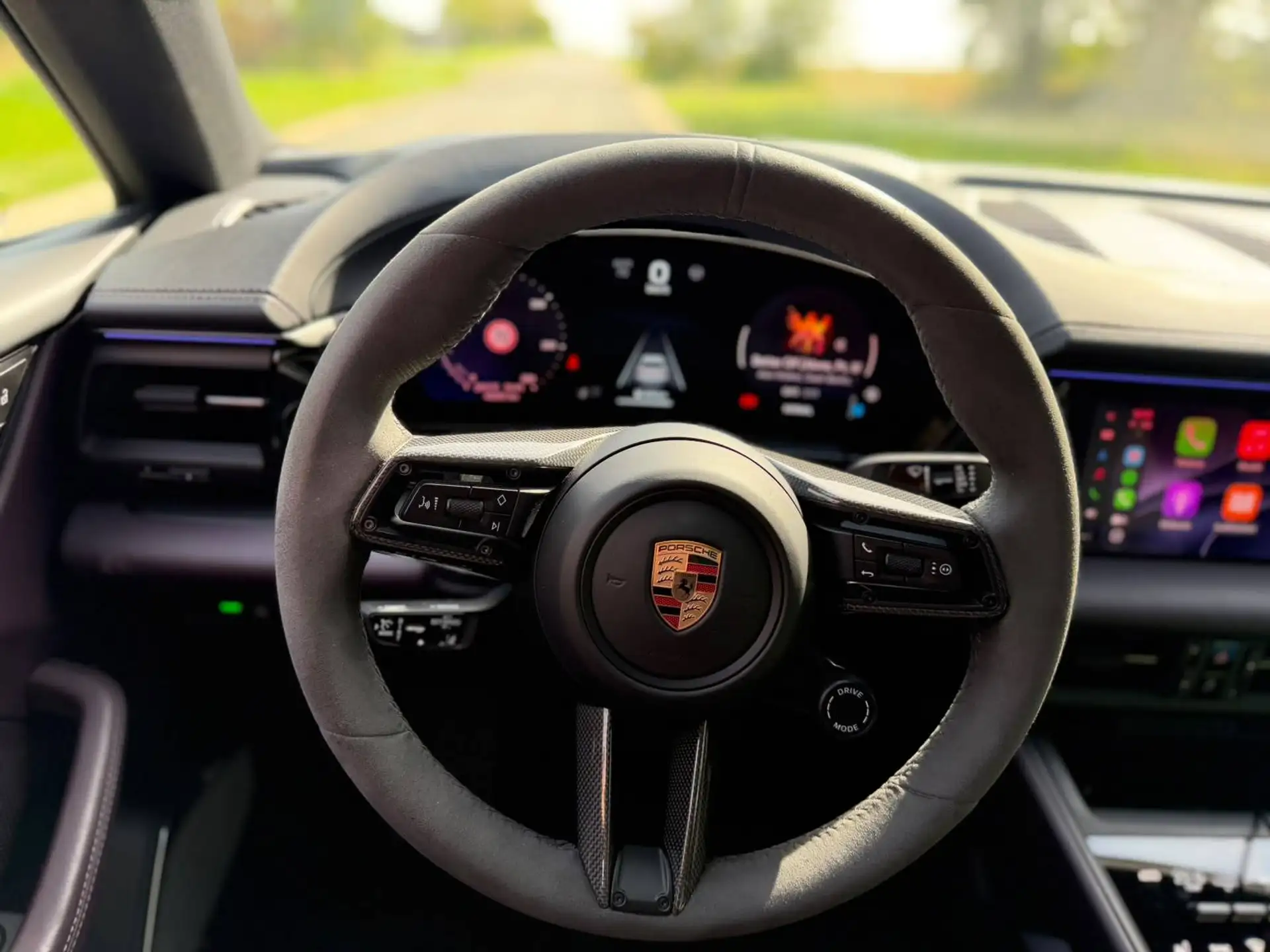 포르쉐 Porsche Macan 4 Electric 2025 검정 사진 5