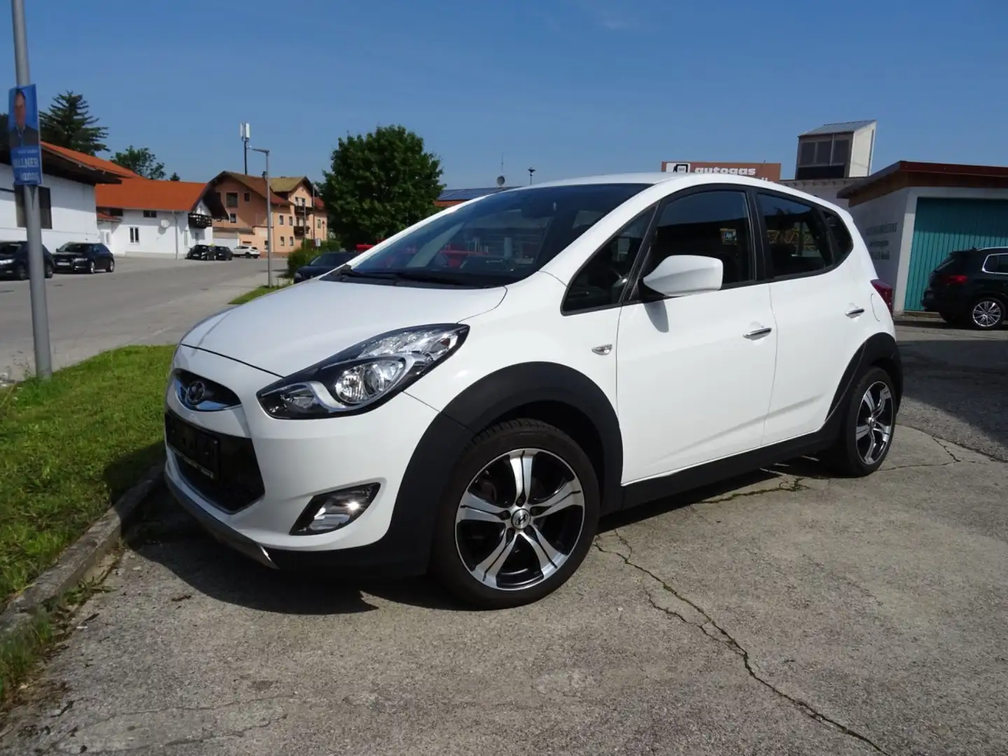 Hyundai iX20 Crossline Biały - 1