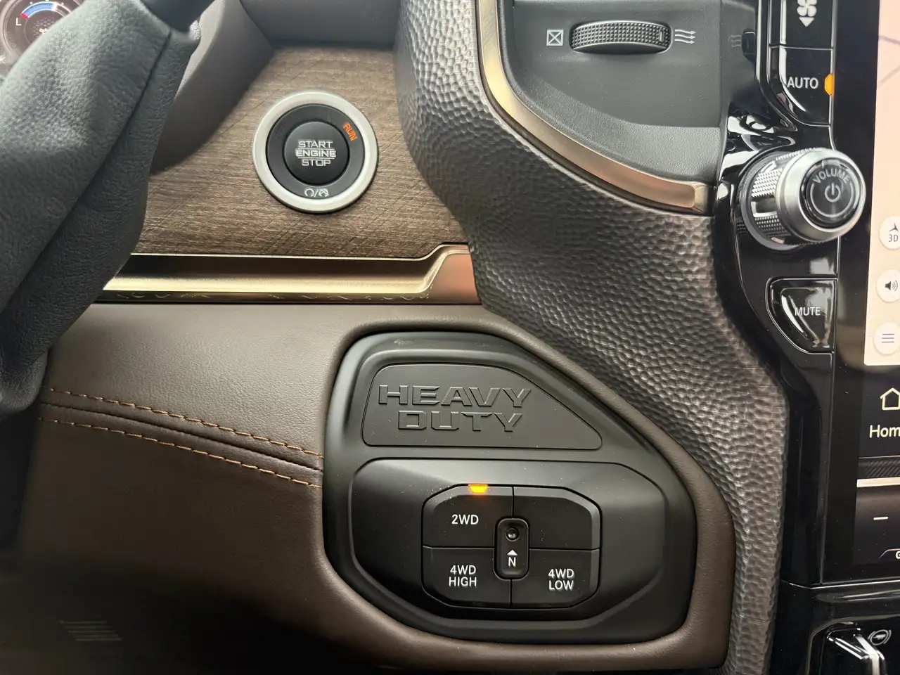 RAM 3500 снимка RAM 3500